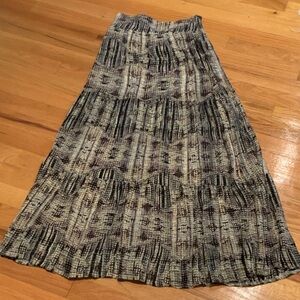 Solitaire Black and Gray Maxi Skirt
